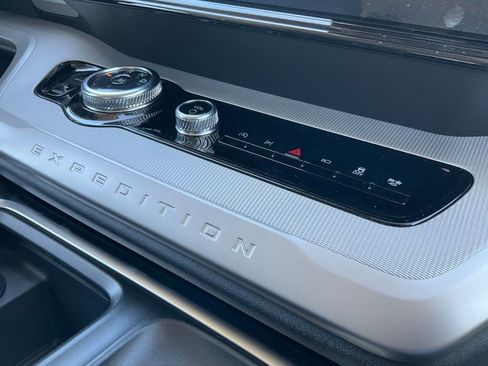 New 2026 Ford Expedition Active image 57