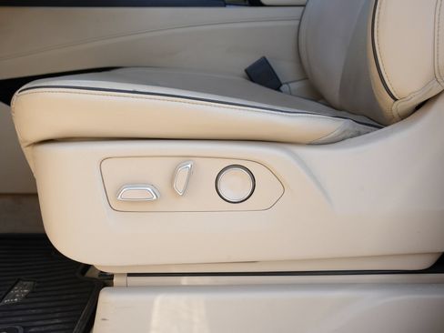 Used 2021 Cadillac Escalade Premium Luxury RWD image 16