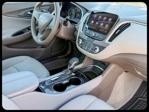 Used 2023 Chevrolet Malibu LT FWD image 13