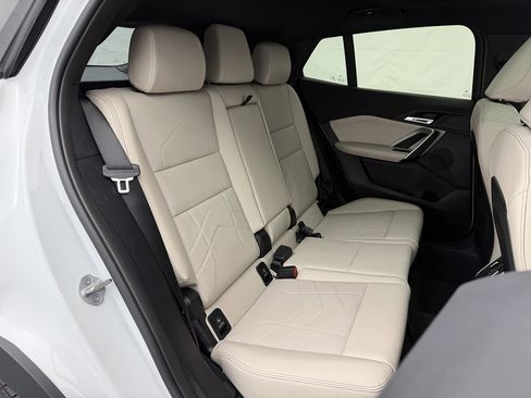 Used 2025 BMW X2 xDrive28i image 42