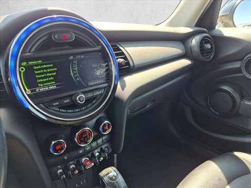 Used 2018 MINI Cooper 4-Door Hardtop FWD image 12