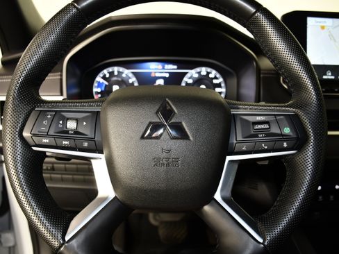 Used 2023 Mitsubishi Outlander SE Black Edition AWD/4WD image 19
