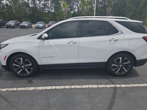 Used 2023 Chevrolet Equinox Premier FWD image 3