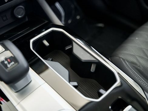 Used 2025 Mitsubishi Outlander SEL image 47