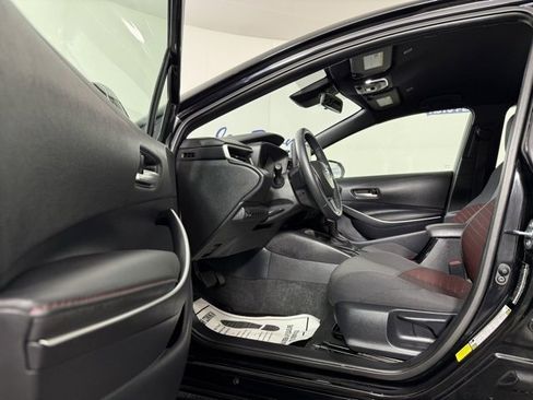 Used 2025 Toyota Corolla SE image 10