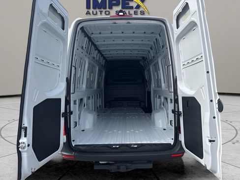 Used 2025 Mercedes-Benz Sprinter 2500 image 23