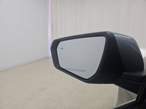 Used 2024 Chevrolet Equinox LT w/ LPO, Floor Liner Package FWD image 12