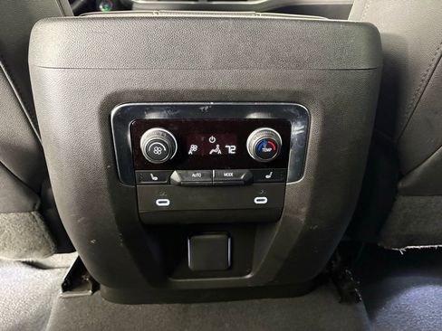 Used 2022 Chevrolet Suburban Premier image 52