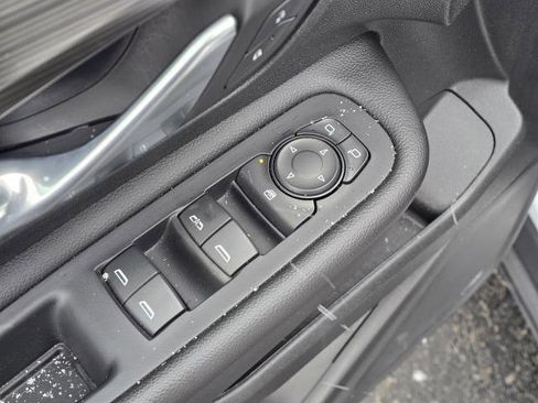 Used 2023 GMC Terrain SLE image 10