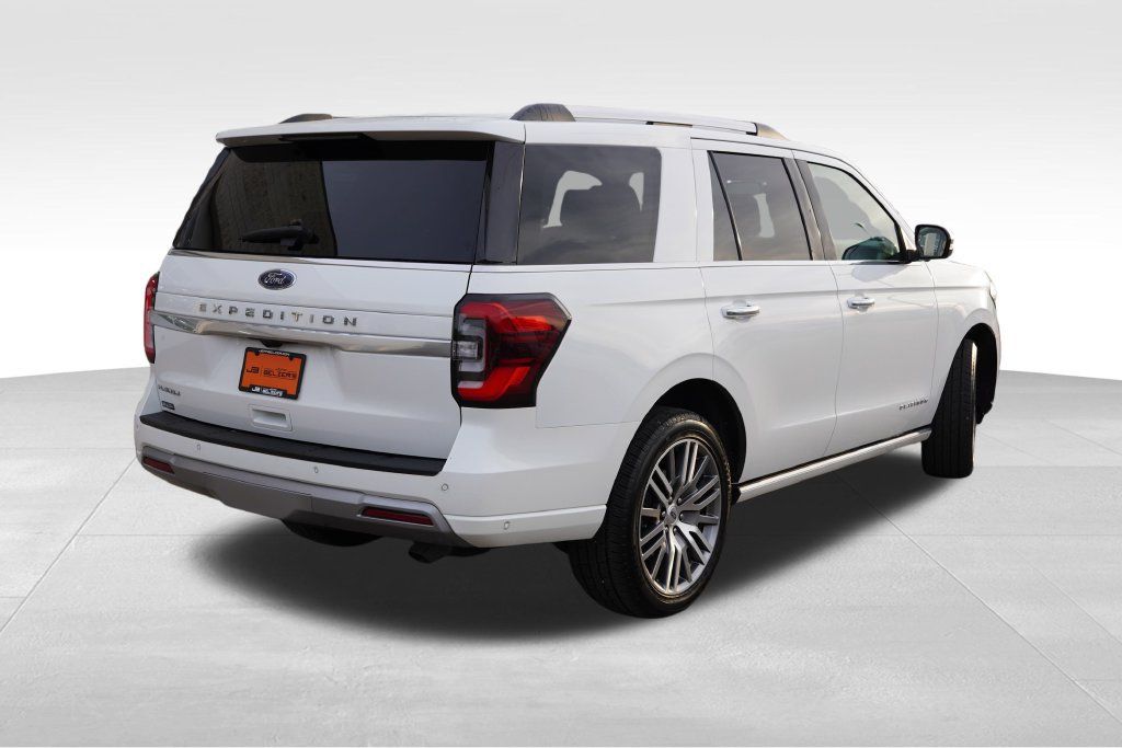 Used 2024 Ford Expedition Platinum AWD/4WD image 5