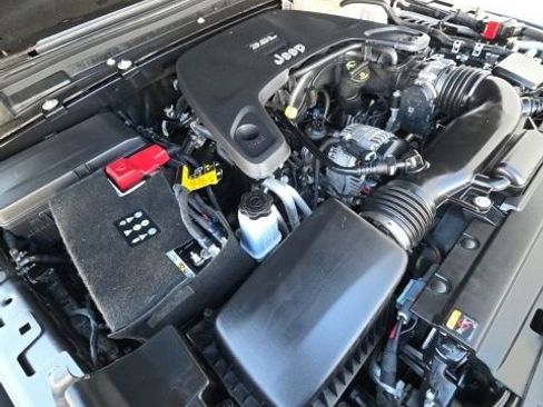 Used 2021 Jeep Gladiator Mojave image 24