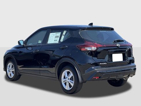 New 2025 Nissan Kicks Play S image 2