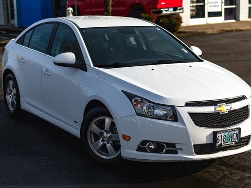 Used 2014 Chevrolet Cruze LT w/ RS Package image 2