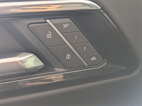 Used 2025 Chevrolet Tahoe High Country image 11