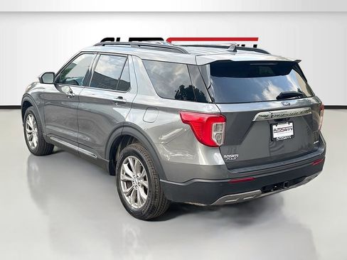 Used 2023 Ford Explorer XLT w/ Equipment Group 202A AWD/4WD image 5