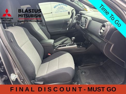 Used 2021 Toyota Tacoma TRD Sport w/ Technology Package AWD/4WD image 36