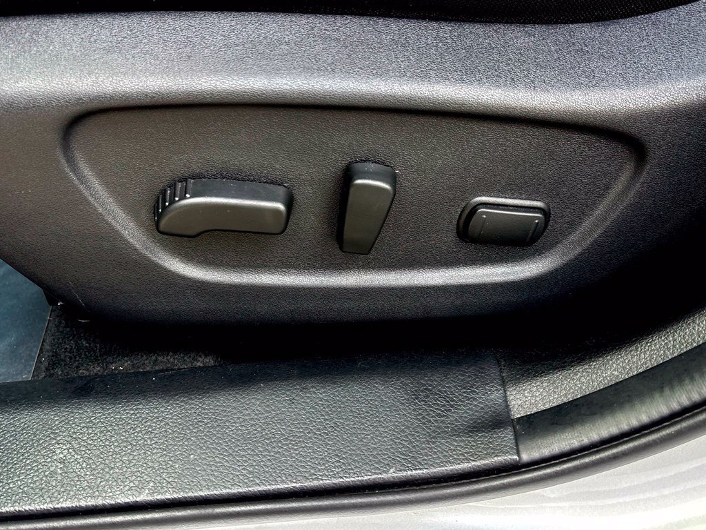 Used 2020 Nissan Rogue SV FWD image 20
