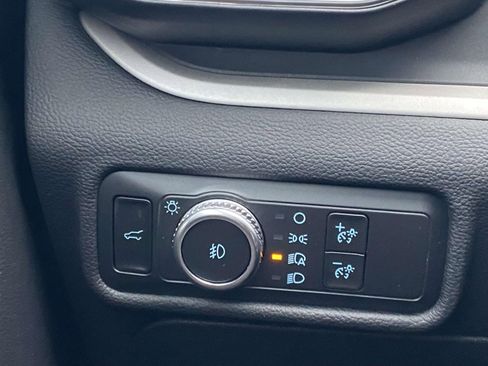 Used 2021 Ford Explorer XLT w/ Equipment Group 202A image 31