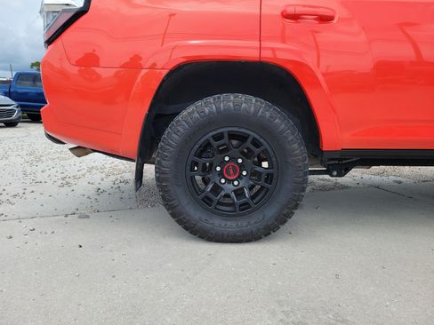 Used 2024 Toyota 4Runner TRD Off-Road Premium w/ Moonroof Package AWD/4WD image 8