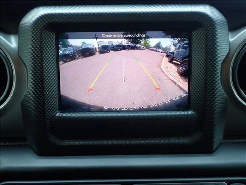 Used 2023 Jeep Wrangler Unlimited w/ Cold Weather Group AWD/4WD image 16
