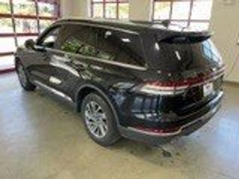 Used 2023 Lincoln Aviator AWD image 2