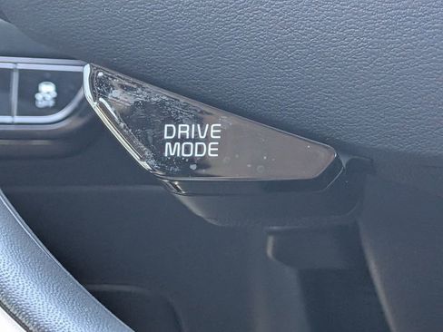 Used 2024 Kia Niro LX image 25