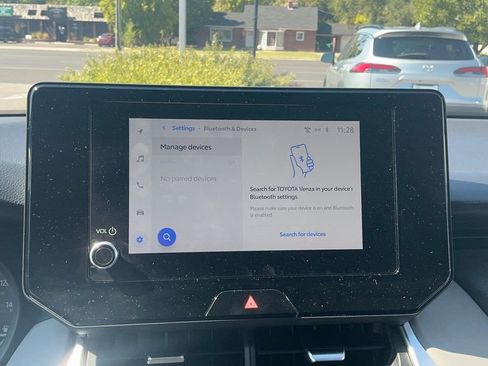 Used 2023 Toyota Venza LE image 9