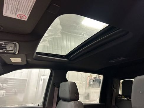 Used 2020 GMC Sierra 3500 Denali w/ Denali Ultimate Package image 32