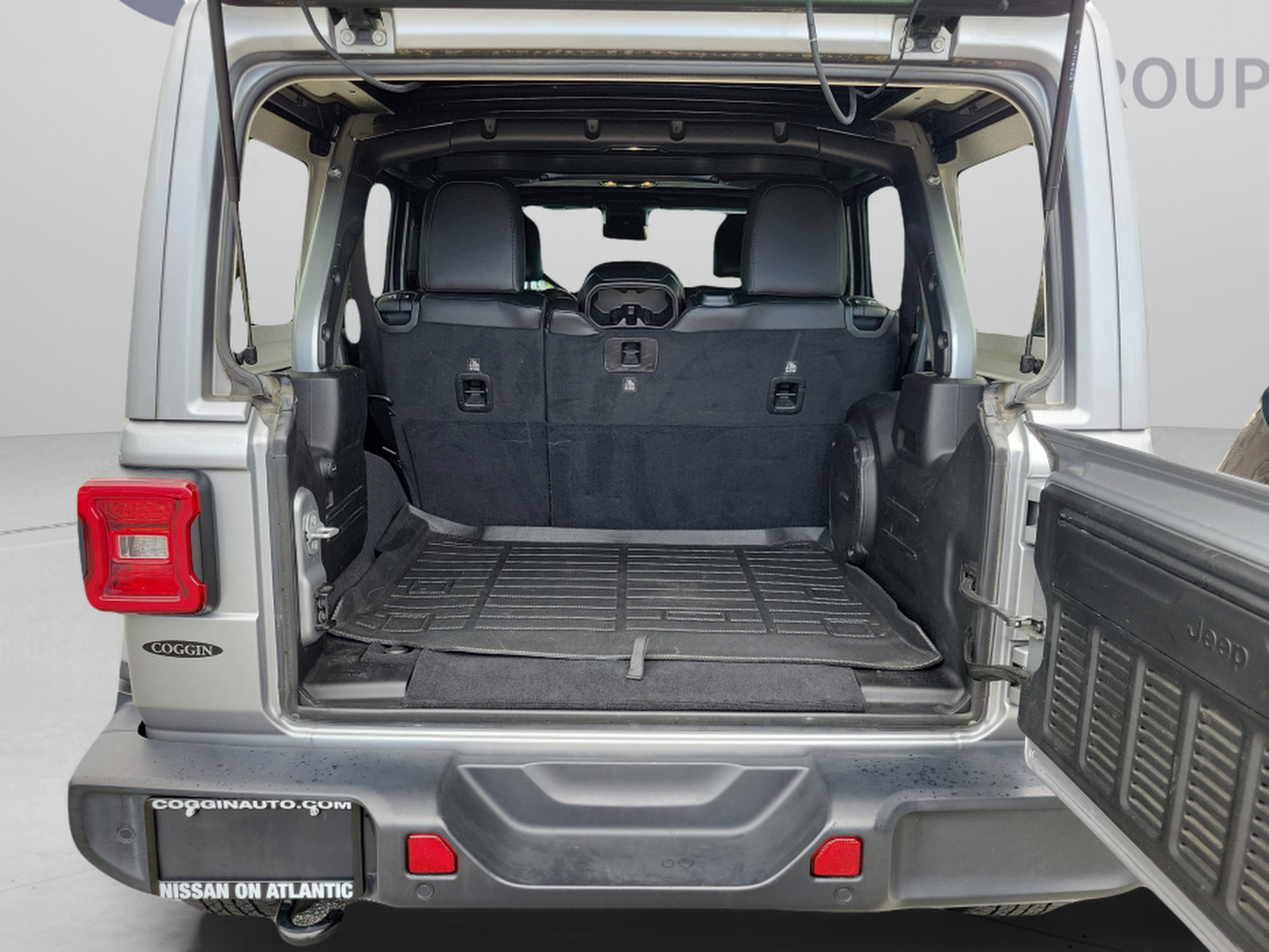 Used 2019 Jeep Wrangler Unlimited Sahara AWD/4WD image 5