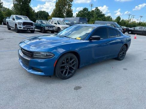 Used 2021 Dodge Charger SXT w/ Blacktop Package RWD image 2
