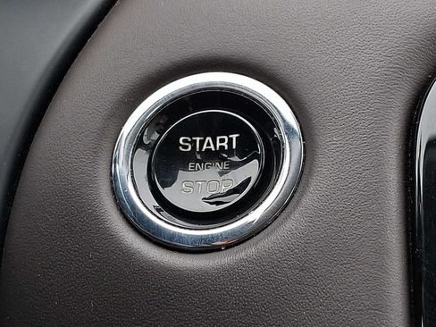Used 2019 Jaguar XJ AWD image 25