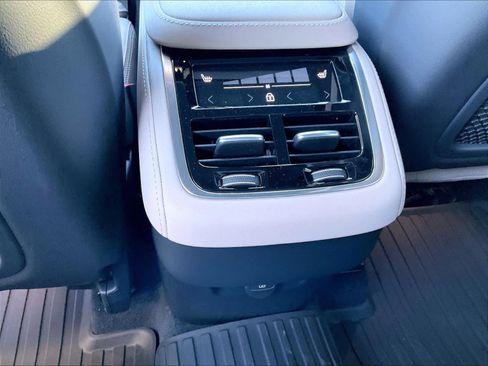 New 2026 Volvo XC90 B6 Ultra w/ Protection Package image 16