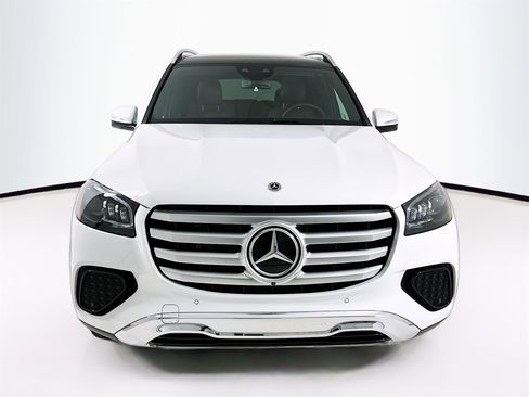 Used 2026 Mercedes-Benz GLS 450 4MATIC image 2