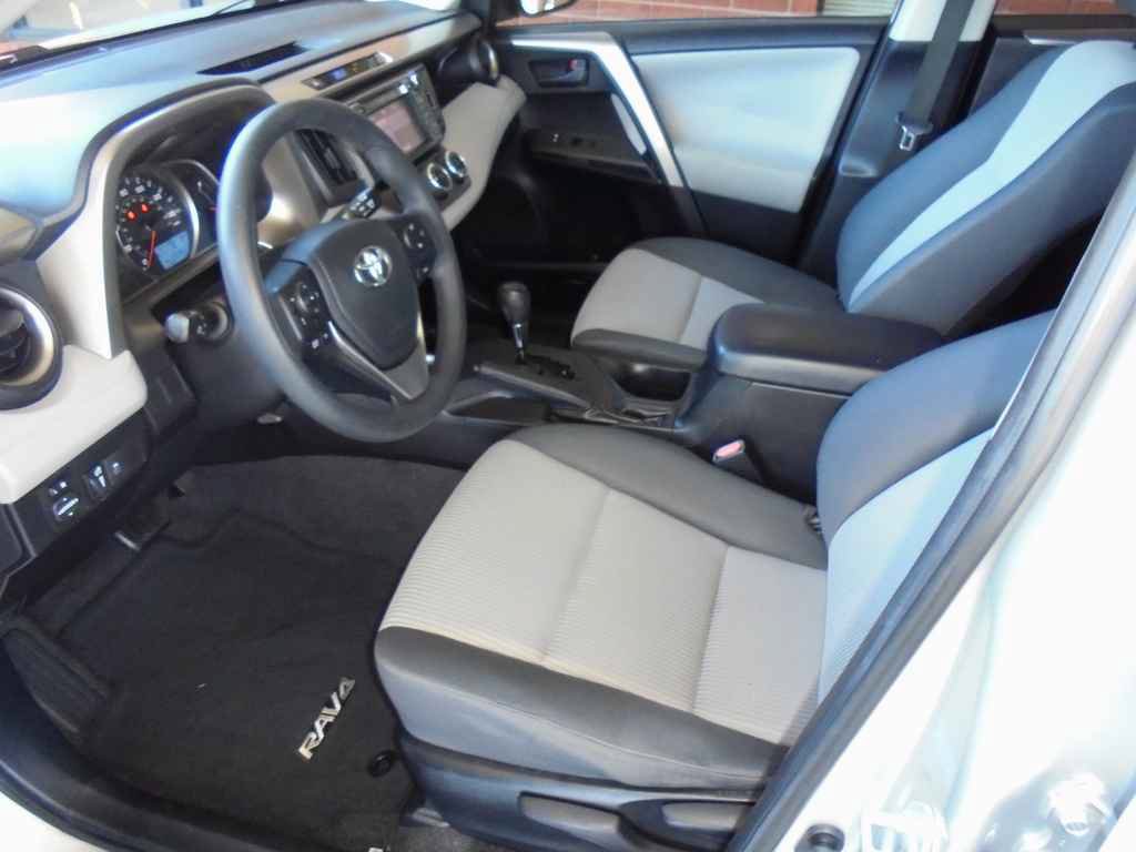 Used 2014 Toyota RAV4 LE FWD image 7
