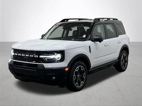 Certified 2025 Ford Bronco Sport Outer Banks w/ Outer Banks Tech Package+ AWD/4WD image 2