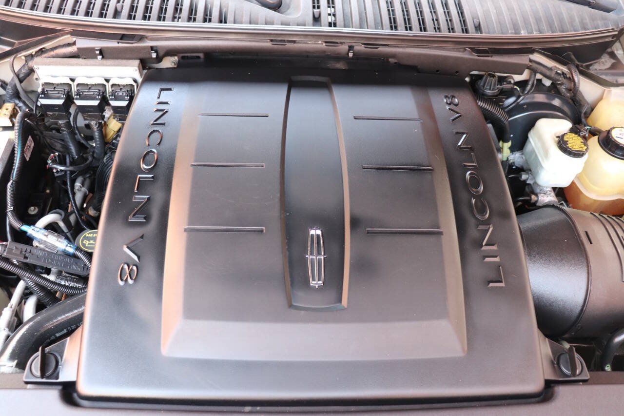 Used 2006 Lincoln Navigator Luxury RWD image 12