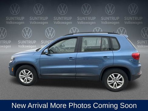 Used 2017 Volkswagen Tiguan S image 2