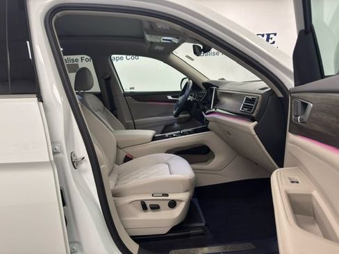 Used 2025 Volkswagen Atlas SEL Premium R-Line AWD/4WD image 20