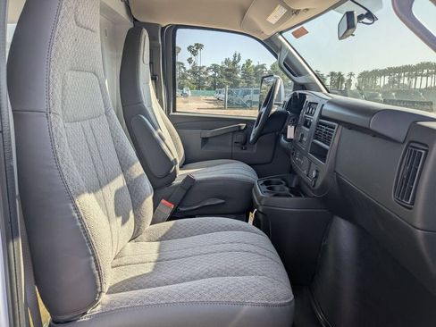 New 2026 GMC Savana 3500 w/ Power Convenience Package RWD image 18