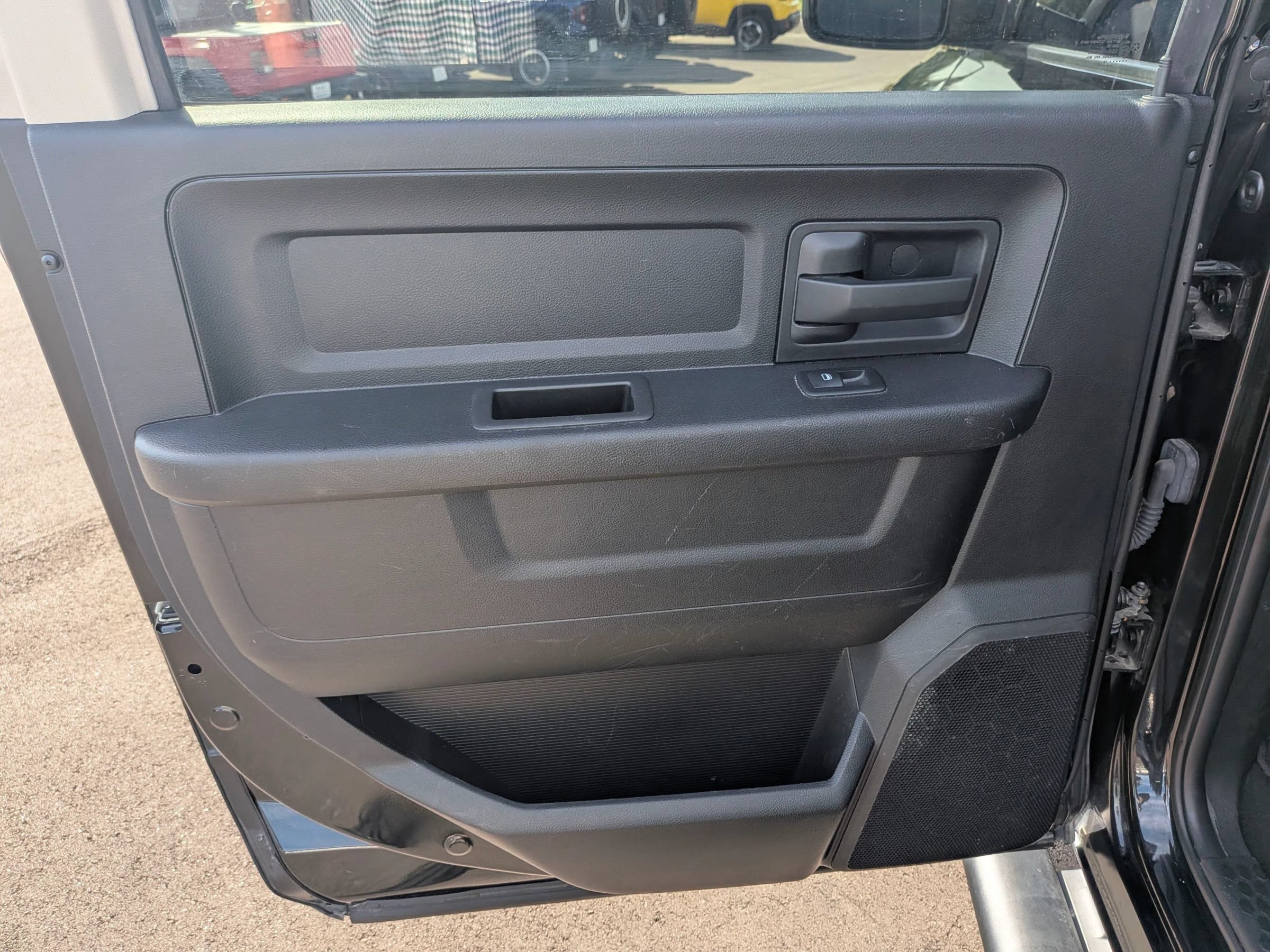 Used 2018 RAM 1500 Express w/ Black Ram 1500 Express Group AWD/4WD image 31