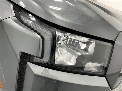 Used 2024 Nissan Frontier SV image 37