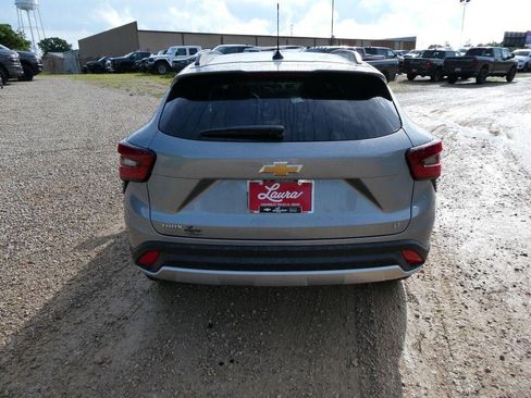New 2026 Chevrolet Trax LT w/ LT Convenience Package FWD image 7