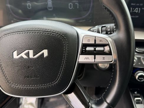 Certified 2024 Kia Telluride S w/ S Sunroof Package FWD image 19