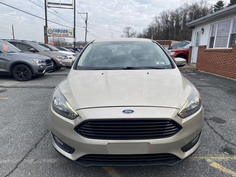 Used 2017 Ford Focus SE image 2