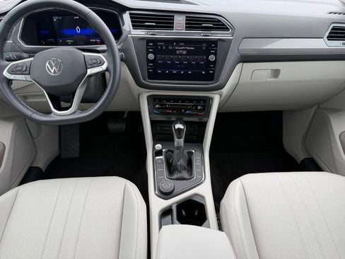 Certified 2023 Volkswagen Tiguan SE AWD/4WD image 11