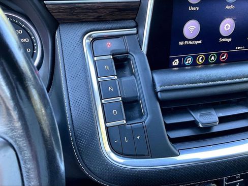 Used 2021 Chevrolet Tahoe Premier w/ Premium Package AWD/4WD image 32
