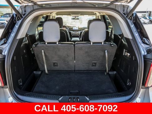 Used 2021 Ford Explorer XLT w/ Equipment Group 202A AWD/4WD image 13