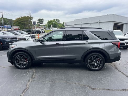 Used 2025 Ford Explorer ST w/ Sun And Sound Package AWD/4WD image 6
