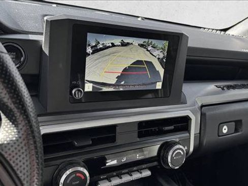 Used 2024 Toyota Tacoma SR5 AWD/4WD image 12