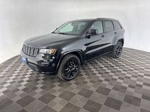 Used 2022 Jeep Grand Cherokee Laredo X AWD/4WD image 4